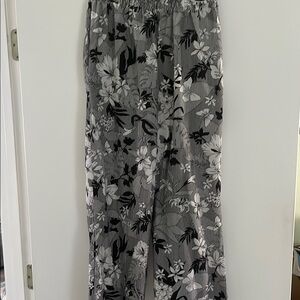 Black and White Floral-Striped casual Pants